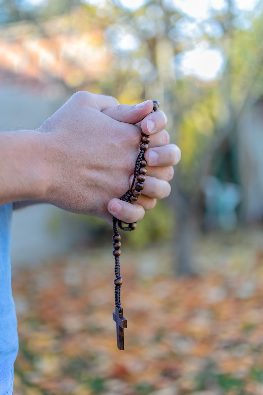 rosary, cross, faith-3827857.jpg